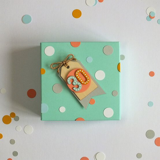 exploding_birthday_scrapbook_step_6.jpg?sw=554&q=85