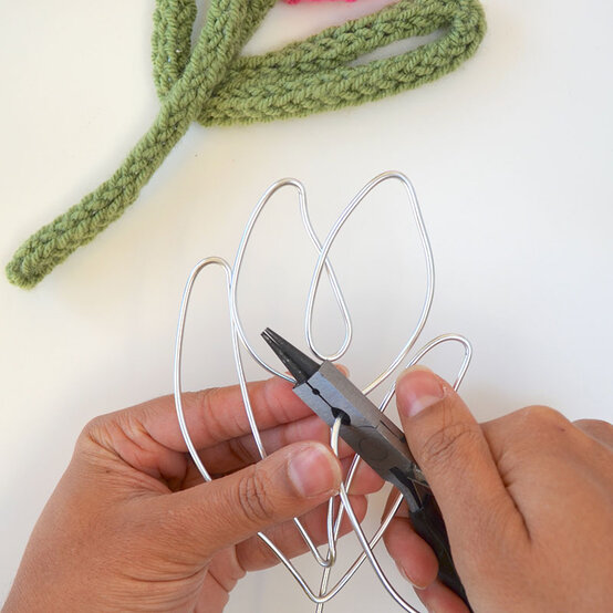 How%2Dto%2DMake%2DFrench%2DKnitted%2DFlowers%2D16.JPG?sw=554&q=85