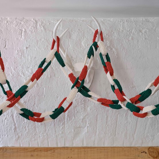 Idea_traditional-projects-to-make-for-christmas_2.jpg?sw=554&q=85