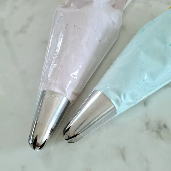 idea_meringue-nests_step4a.jpg?sw=554&q=85