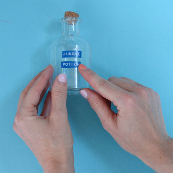 jungle-themed-party-potion-step2.jpg?sw=554&q=85