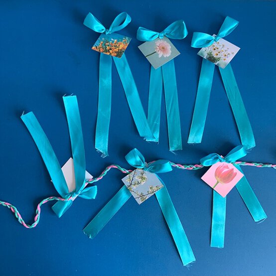 PictureRibbonBowBunting_Step5.jpg?sw=554&q=85