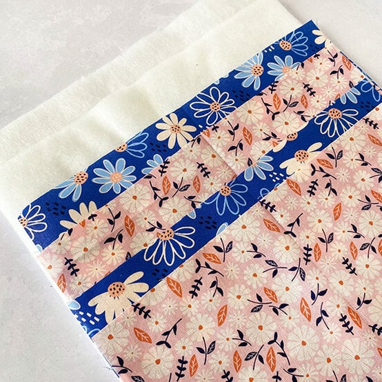 how-to-sew-a-quilted-makeup-bag_step1c.jpg?sw=554&q=85