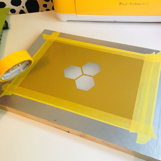 screen-printing-step-3.jpg?sw=554&q=85