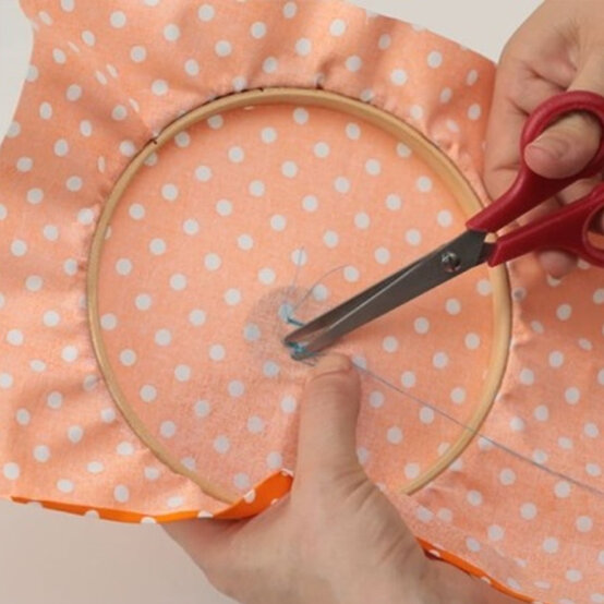 howtosewabutton-step8.jpg?sw=554&q=85