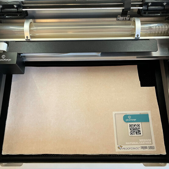 idea_glowforge-how-to-make-personalised-keyrings-name_step1.jpg?sw=554&q=85