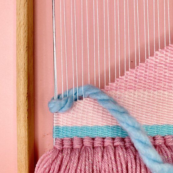 Learn_to_Weave_Soumak_2.jpeg?sw=554&q=85