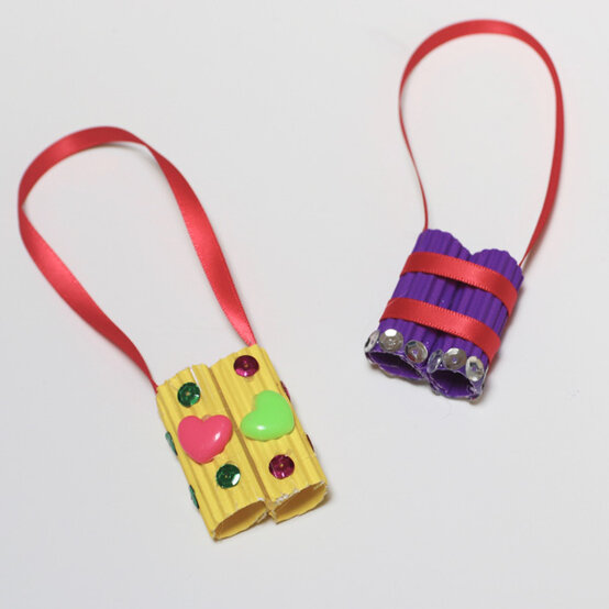 idea%5Fquick%2Dand%2Deasy%2Dchristmas%2Delf%2Dideas%5Fstep%2D44.jpg?sw=554&q=85