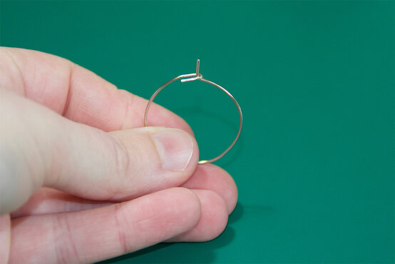 wine-glass-charms-20-of-40-edit-.jpg?sw=554&q=85