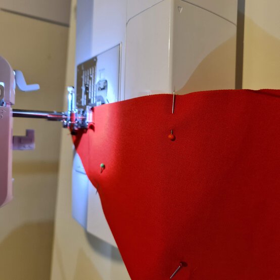 Idea_how-to-make-interchangeable-bunting_step2a.jpg?sw=554&q=85