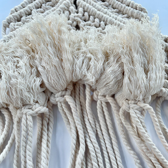 idea%5Fmacrame%2Dchristmas%2Dtrees%5Fstep29.jpg?sw=554&q=85