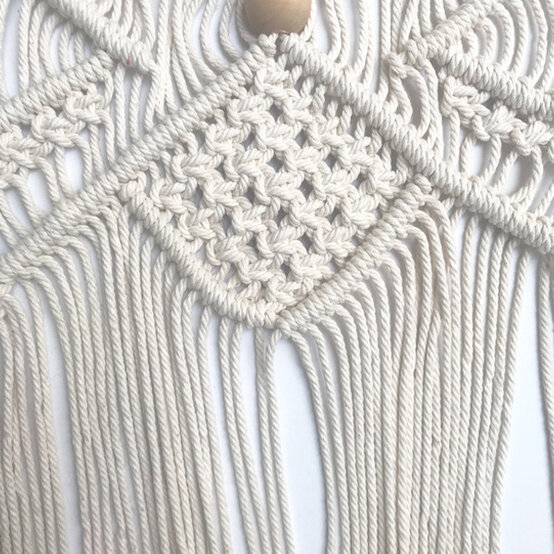 idea_macrame-large-christmas-tree_step36.jpg?sw=554&q=85