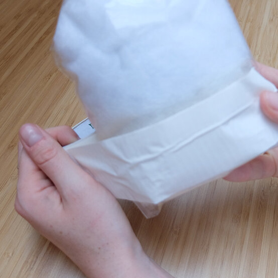 halloween-ghost-squishy-4.jpg?sw=554&q=85