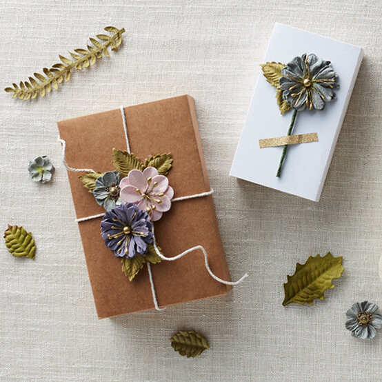 paper-flower-gift-toppers.jpg?sw=554&q=85