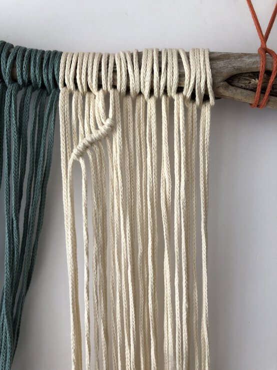 how_to_make_an_autumn_leaves_macrame_wallhanging_image_3.jpg?sw=554&q=85