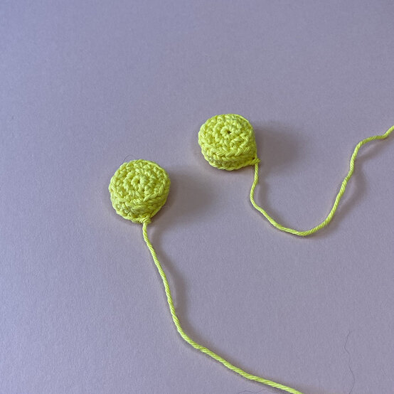 Idea_how-to-crochet-an-amigurumi-rabbit_Lids.jpg?sw=554&q=85