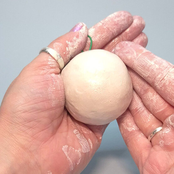 idea%5Fnovelty%2Dchristmas%2Ddecorations%2Dfrog%5Fstep%2D49.jpg?sw=554&q=85