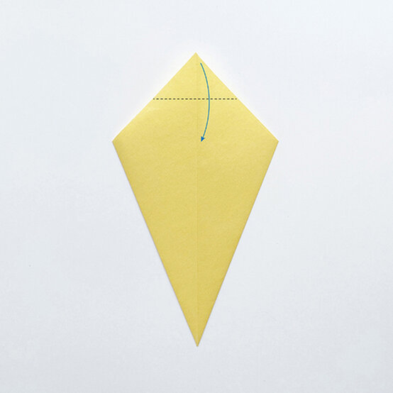 how-to-fold-an-origami-chick-step-4.jpg?sw=554&q=85