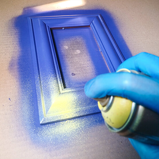 Frame%20Spray%20Paint_%20Step5b.jpg?sw=554&q=85