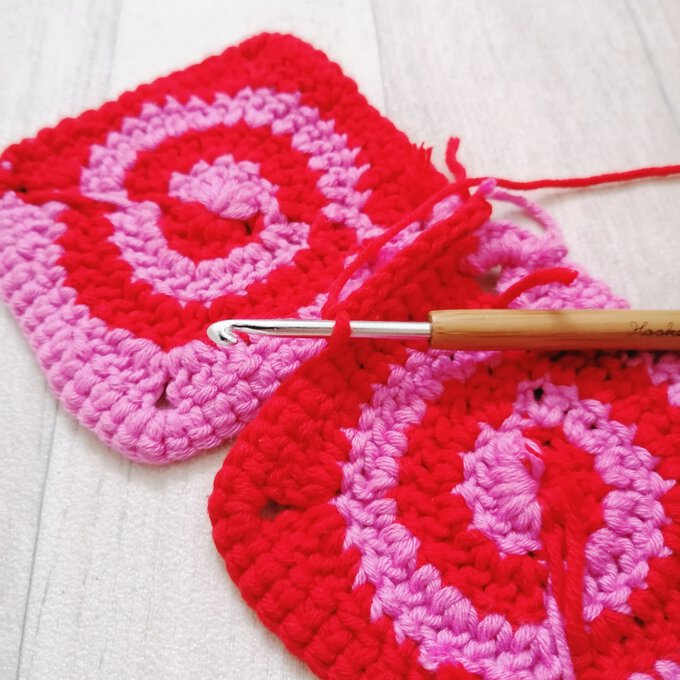 5-crochet-cushion-joining-wrong-side-back.jpg?sw=680&q=85