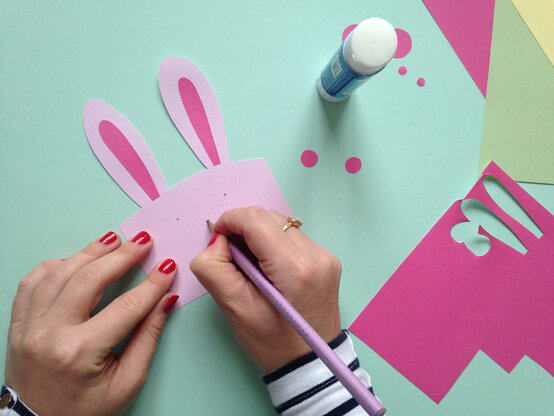 3-bunny-easter-card-edit.jpg?sw=554&q=85