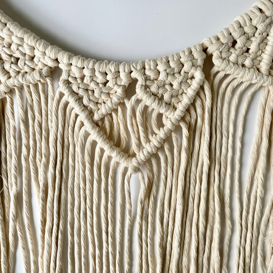 xmasmacramewreath_step-11.jpg?sw=554&q=85