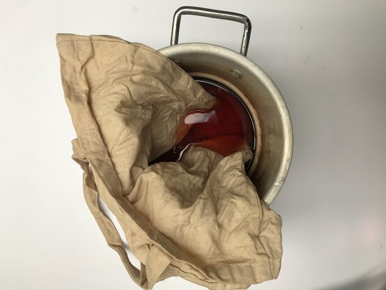 natural_dye_ombre_bag3.jpg?sw=554&q=85