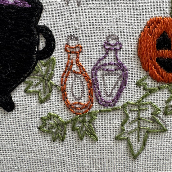 ideas%5Fhalloween%2Dembroidery%2Dhoop%5Fbottles%2D1.jpg?sw=554&q=85