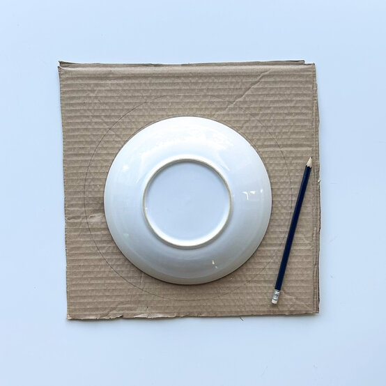 Idea_how-to-make-a-sustainable-autumn-wreath_step2.jpeg?sw=554&q=85