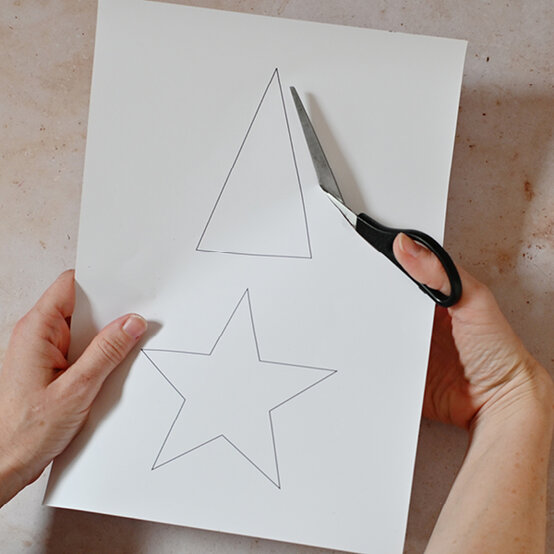 Idea_sustainable-tree-decorations-to-make_step2b.jpg?sw=554&q=85