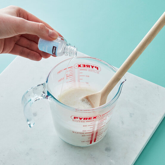 600x600_GSI_Soap_Making_Step_3.jpg?sw=554&q=85