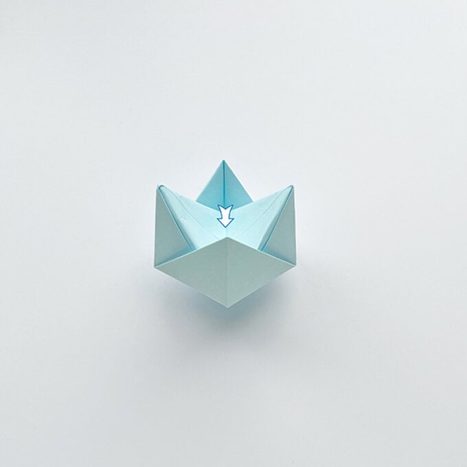 how-to-fold-an-origami-egg-cup-step-15b.jpg?sw=680&q=85