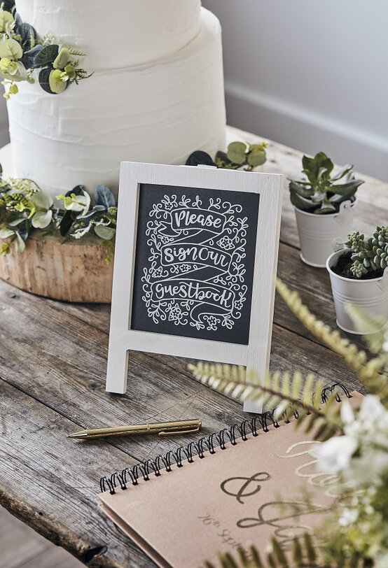 how_to_make_a_mini_chalkboard_sign.jpg?sw=554&q=85