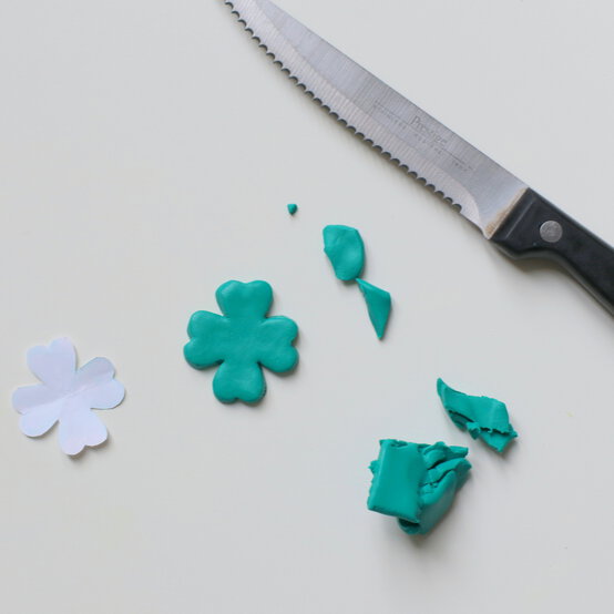 how_to_make_a_shamrock_fimo_necklace_b-square.jpg?sw=554&q=85