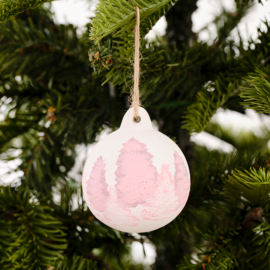 idea%5Fways%2Dto%2Ddecorate%2Dceramic%2Dbaubles%5Fpinktree.png?sw=554&q=85