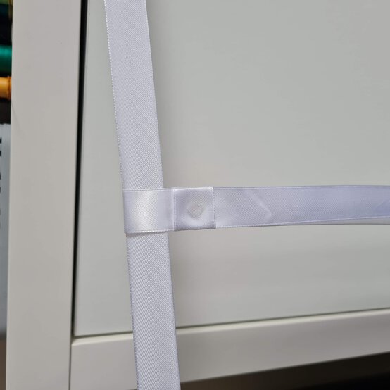 Idea_how-to-make-union-flag-bunting_ribbon-bunting_step4.jpg?sw=554&q=85