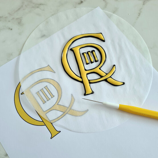 idea_how-to-make-a-coronation-cake_step3a.jpg?sw=554&q=85