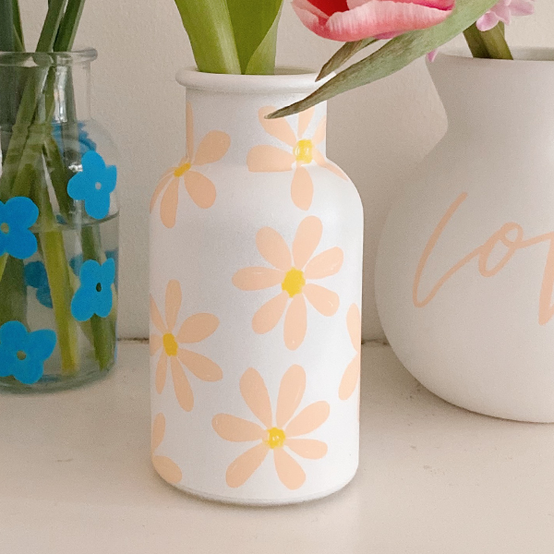 idea%5Fways%2Dto%2Ddecorate%2Da%2Dvase%5Ffloralold.png?sw=554&q=85