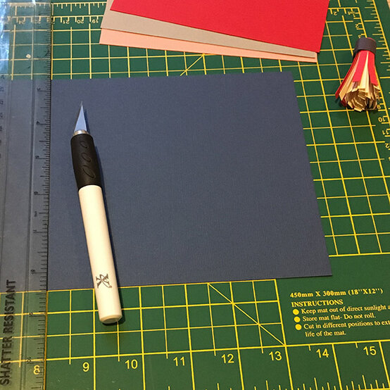 lorna-slessor-christmas-collection-cracker3.jpg?sw=554&q=85