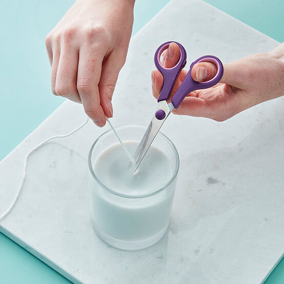 600x600_GSI_Candle_Making_Step8.jpg?sw=554&q=85