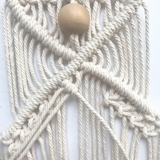 idea_macrame-large-christmas-tree_step16.jpg?sw=554&q=85