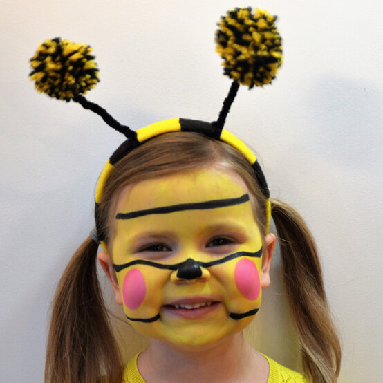 idea_world-book-day-face-painting-bee_step3.jpg?sw=554&q=85