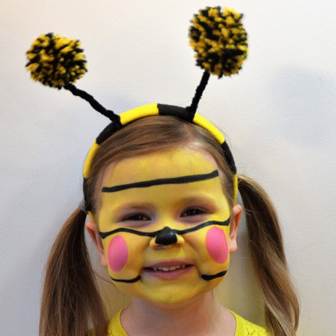 idea_world-book-day-face-painting-bee_step3.jpg?sw=680&q=85