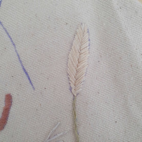 Idea_how-to-make-an-embroidered-banner_step8d.jpg?sw=554&q=85