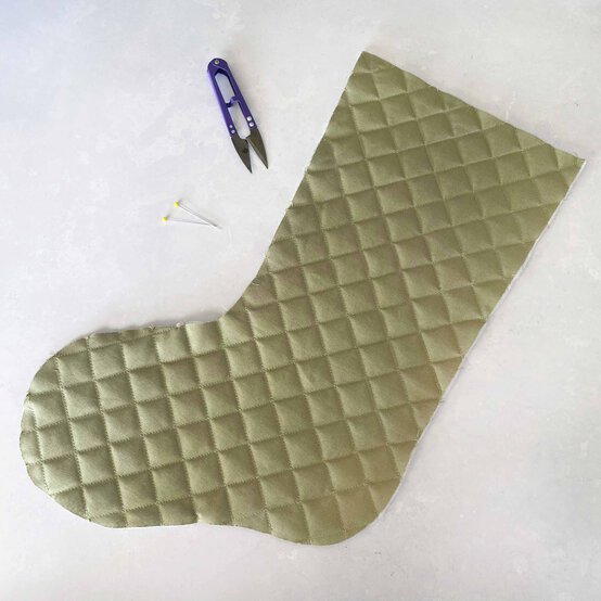 Idea_how-to-make-a-quilted-stocking_step7.jpg?sw=554&q=85