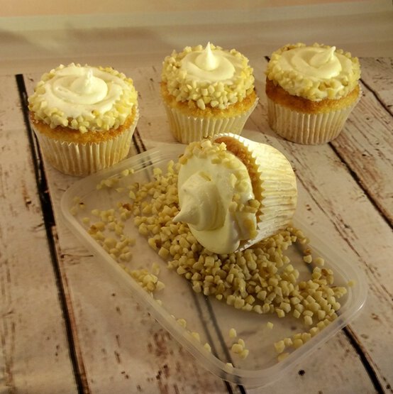 carrot-topper-cupcakes-3.jpg?sw=554&q=85