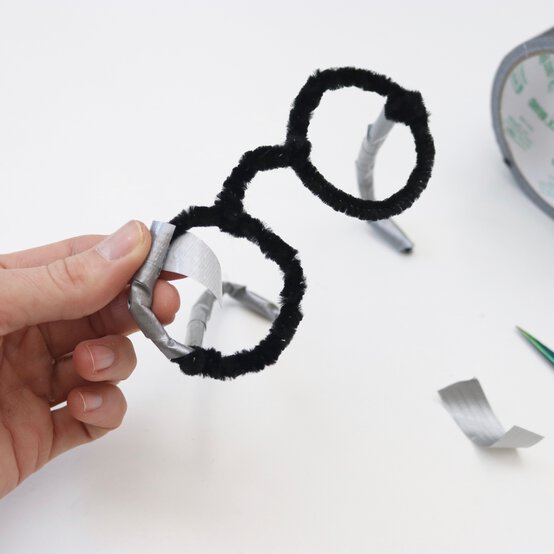 how_to_make_a_wolf_costume_step10b-square.jpg?sw=554&q=85