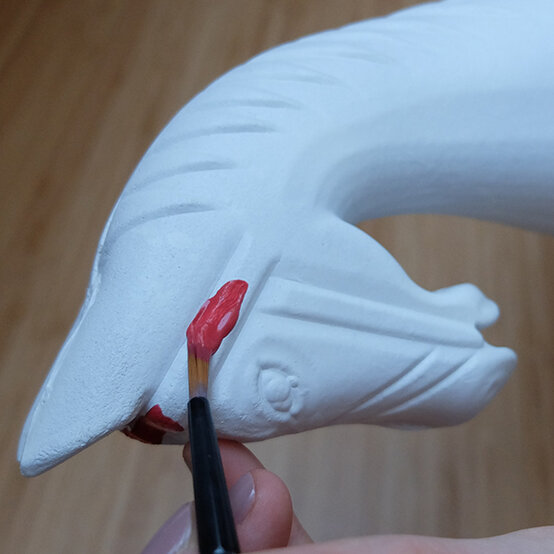 home-dec-wooden-horse-step3.jpg?sw=554&q=85