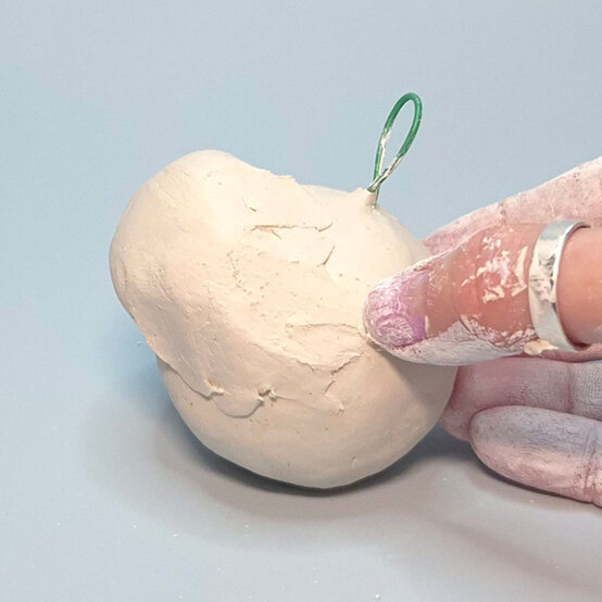 idea%5Fnovelty%2Dchristmas%2Ddecorations%2Dfrog%5Fstep%2D45.jpg?sw=554&q=85