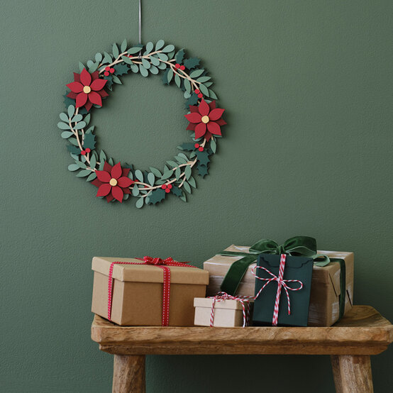 idea_christmas-wreath-ideas_glowforge.jpg?sw=554&q=85